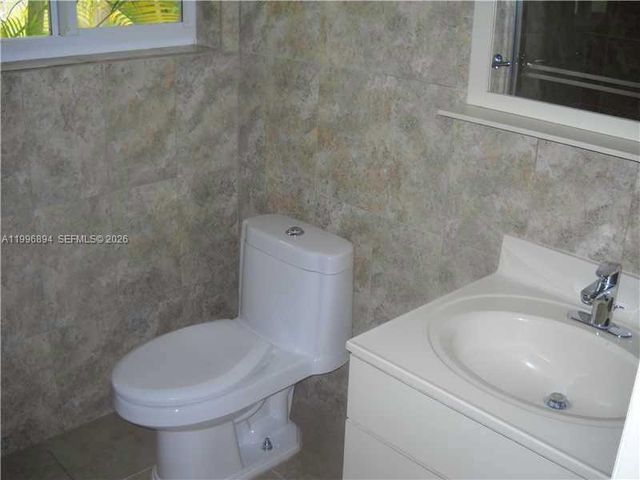 1040 92 ST 3, Bay Harbor Islands, FL 33154