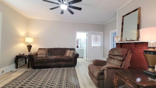 2 2nd Street, Inman, SC 29349