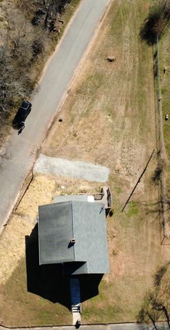 2 2nd Street, Inman, SC 29349