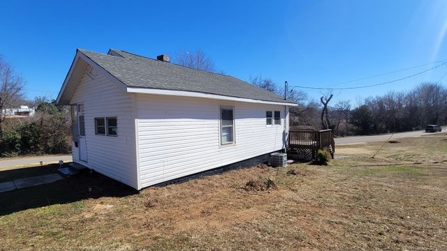 2 2nd Street, Inman, SC 29349