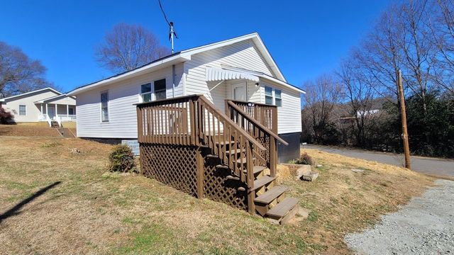 2 2nd Street, Inman, SC 29349