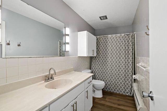 7318 W 22nd Street 111, Saint Louis Park, MN 55426
