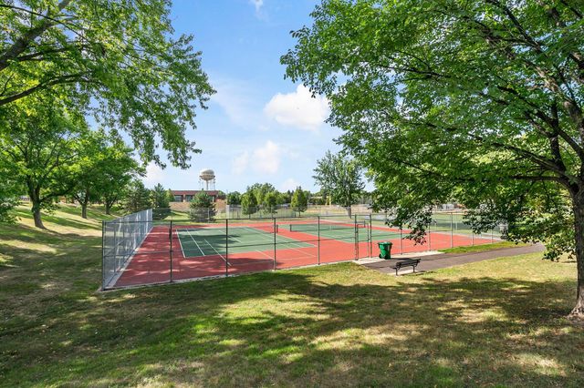 7318 W 22nd Street 111, Saint Louis Park, MN 55426