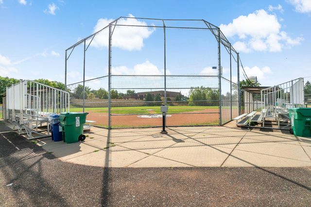 7318 W 22nd Street 111, Saint Louis Park, MN 55426