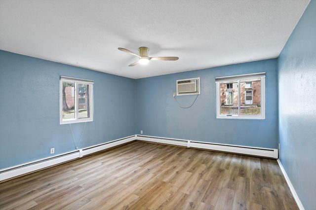 7318 W 22nd Street 111, Saint Louis Park, MN 55426