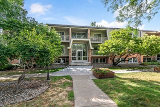 7318 W 22nd Street 111, Saint Louis Park, MN 55426