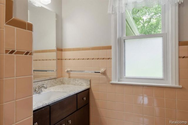 215 White Street, Imlay City, MI 48444