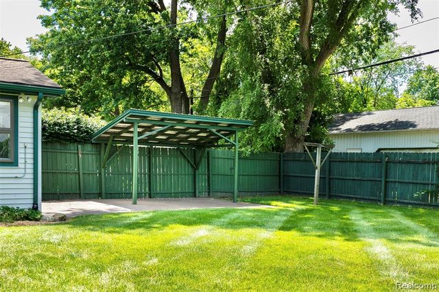 215 White Street, Imlay City, MI 48444