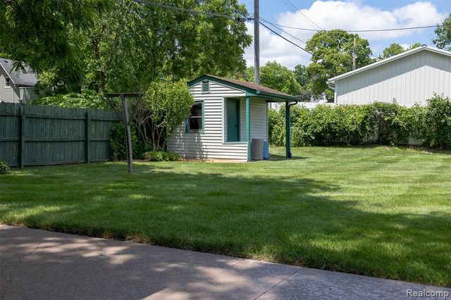 215 White Street, Imlay City, MI 48444
