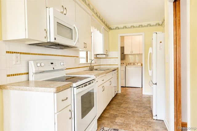 215 White Street, Imlay City, MI 48444