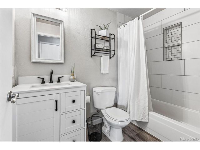 17893 E Columbia Ave, Aurora, CO 80013