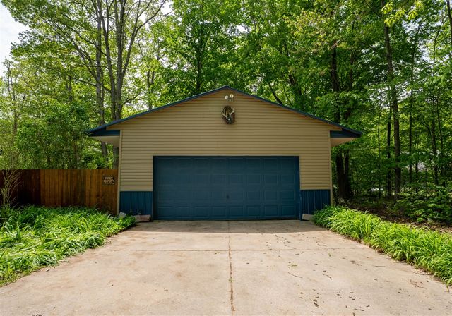 4658 W Fern Glen, Fremont, MI 49412