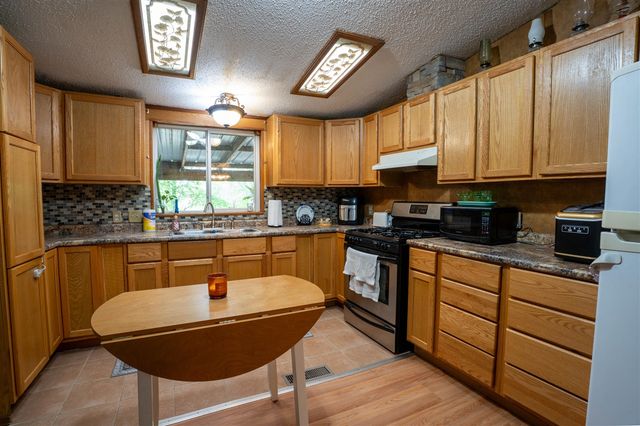 4658 W Fern Glen, Fremont, MI 49412