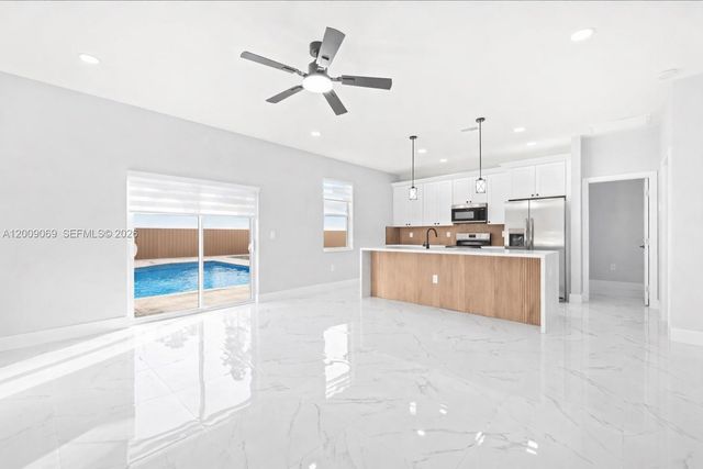 103 Diplomat Parkway E, Cape Coral, FL 33909
