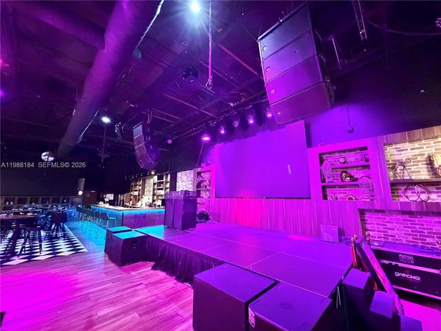 4273 NW 41ST ST, Doral, FL 33178