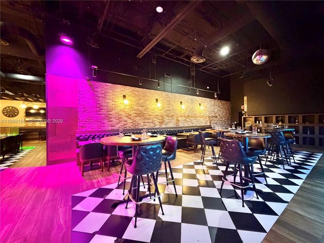 4273 NW 41ST ST, Doral, FL 33178