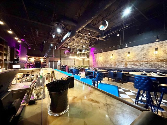 4273 NW 41ST ST, Doral, FL 33178