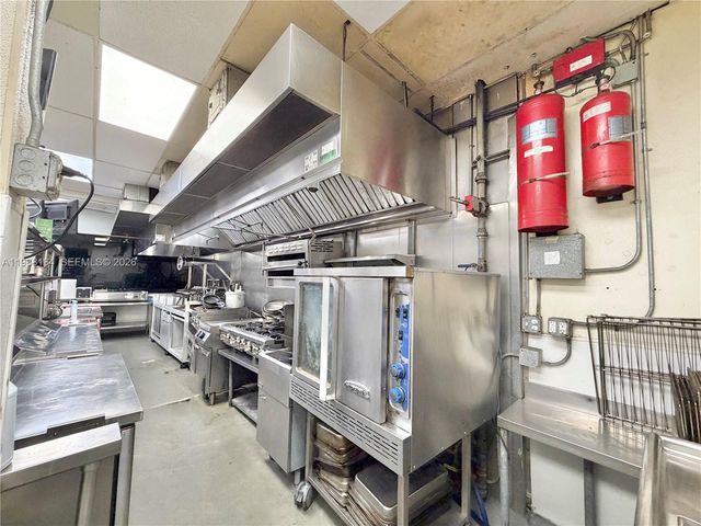 4273 NW 41ST ST, Doral, FL 33178