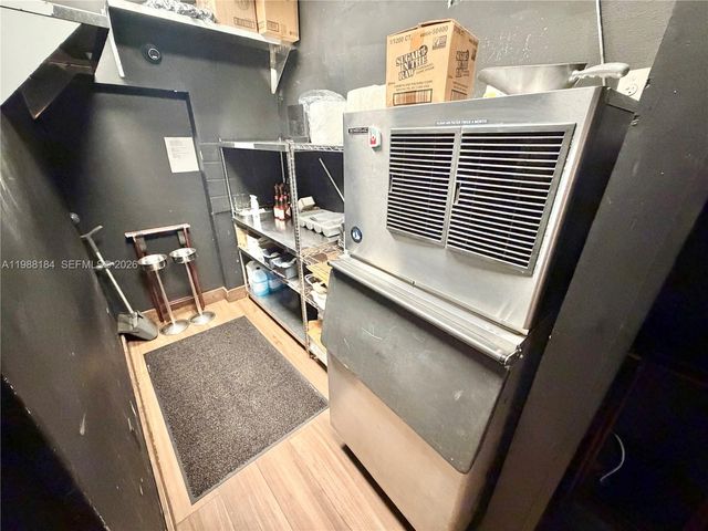 4273 NW 41ST ST, Doral, FL 33178