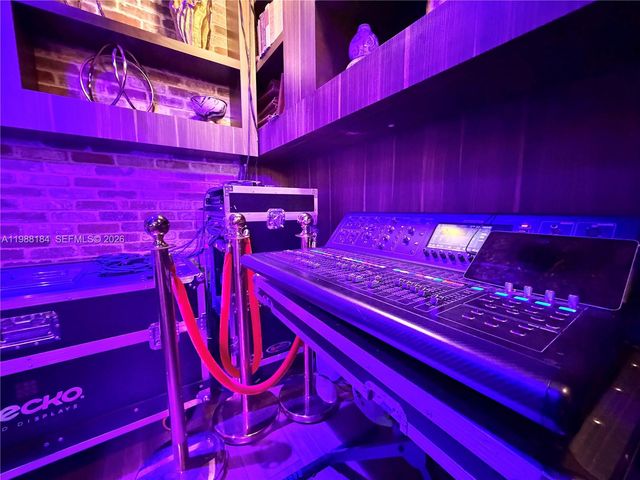 4273 NW 41ST ST, Doral, FL 33178