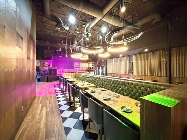 4273 NW 41ST ST, Doral, FL 33178