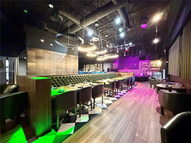 4273 NW 41ST ST, Doral, FL 33178