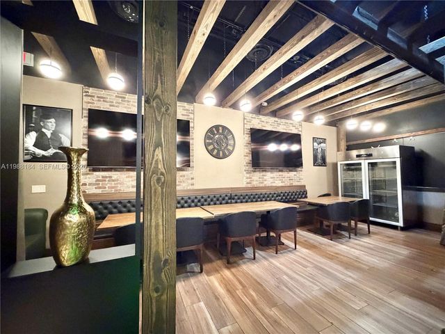 4273 NW 41ST ST, Doral, FL 33178