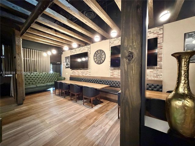 4273 NW 41ST ST, Doral, FL 33178