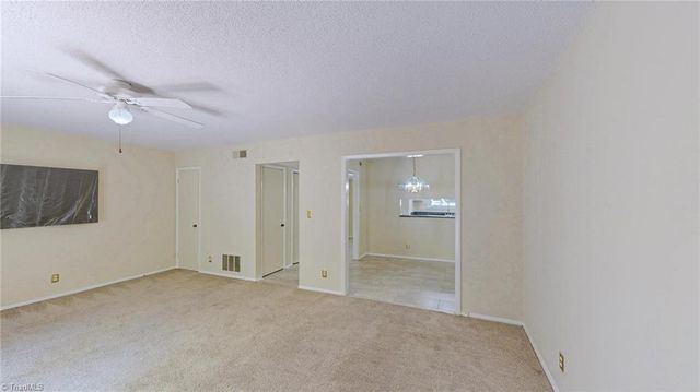 2214 Shadow Valley Road E, High Point, NC 27265