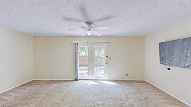 2214 Shadow Valley Road E, High Point, NC 27265