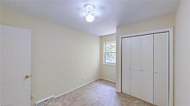 2214 Shadow Valley Road E, High Point, NC 27265