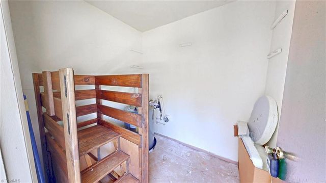 2214 Shadow Valley Road E, High Point, NC 27265