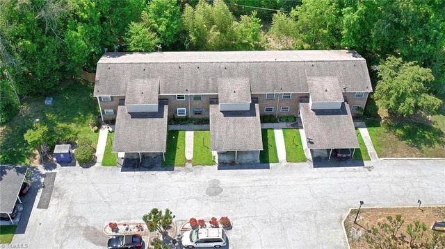 2214 Shadow Valley Road E, High Point, NC 27265