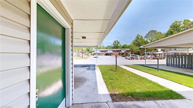 2214 Shadow Valley Road E, High Point, NC 27265