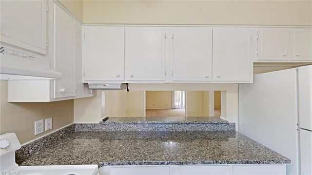 2214 Shadow Valley Road E, High Point, NC 27265