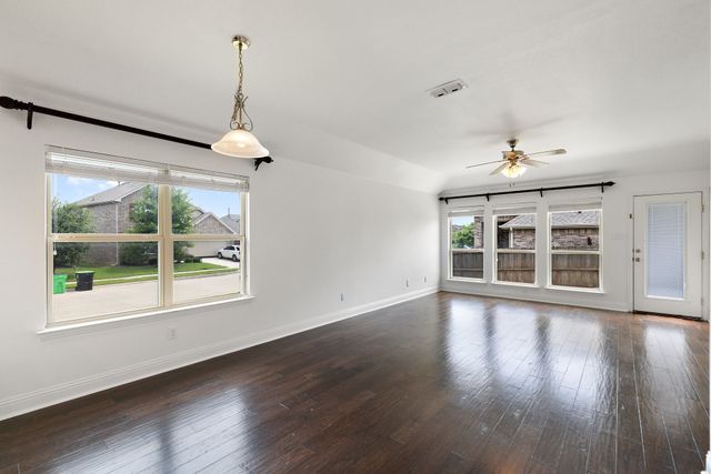 920 Kinghaven Drive, Little Elm, TX 75068