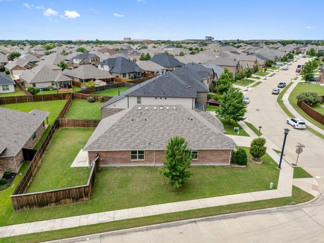 920 Kinghaven Drive, Little Elm, TX 75068