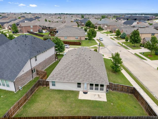 920 Kinghaven Drive, Little Elm, TX 75068