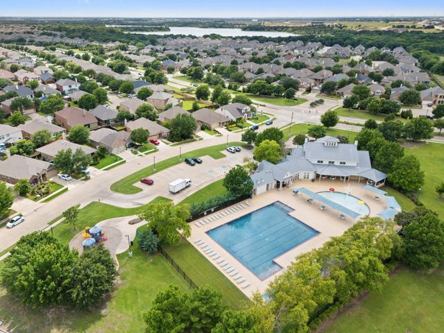 920 Kinghaven Drive, Little Elm, TX 75068
