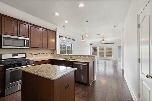 920 Kinghaven Drive, Little Elm, TX 75068