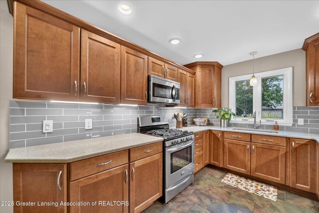 3604 Aragon Drive, Lansing, MI 48906