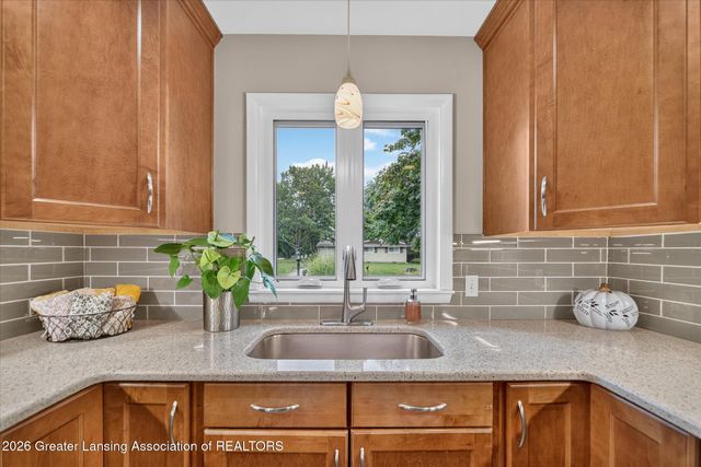 3604 Aragon Drive, Lansing, MI 48906