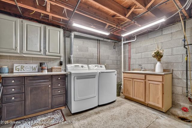 3604 Aragon Drive, Lansing, MI 48906