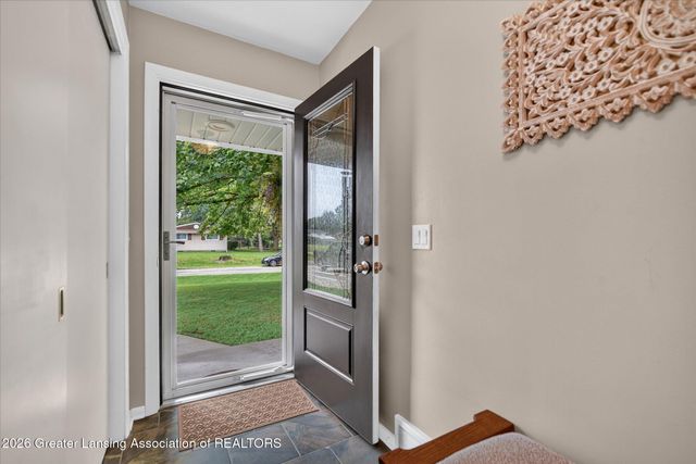 3604 Aragon Drive, Lansing, MI 48906