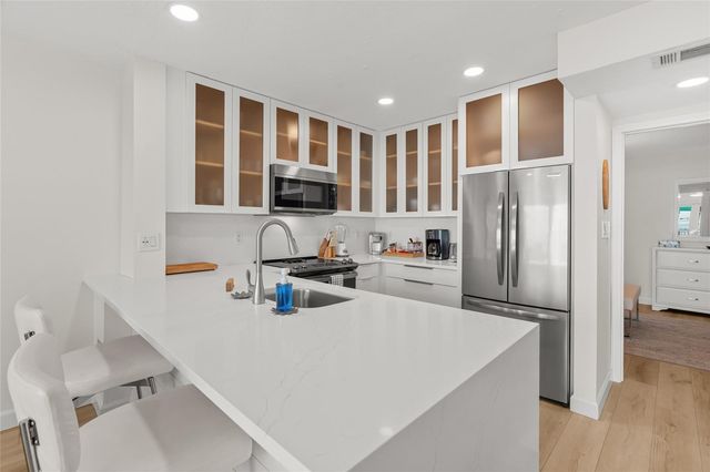 711 BEACH ROAD 408, Sarasota, FL 34242