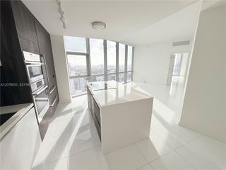 851 NE 1st Avenue 3202, Miami, FL 33132