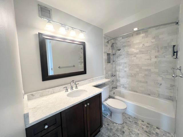 2020 N Lincoln Park West 15G, Chicago, IL 60614