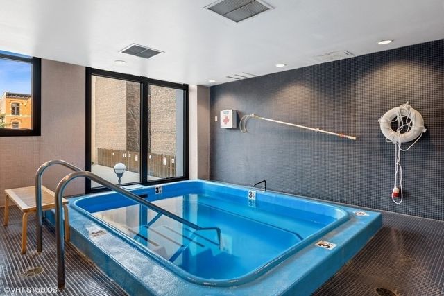2020 N Lincoln Park West 15G, Chicago, IL 60614