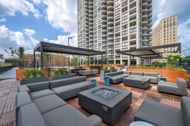 2020 N Lincoln Park West 15G, Chicago, IL 60614
