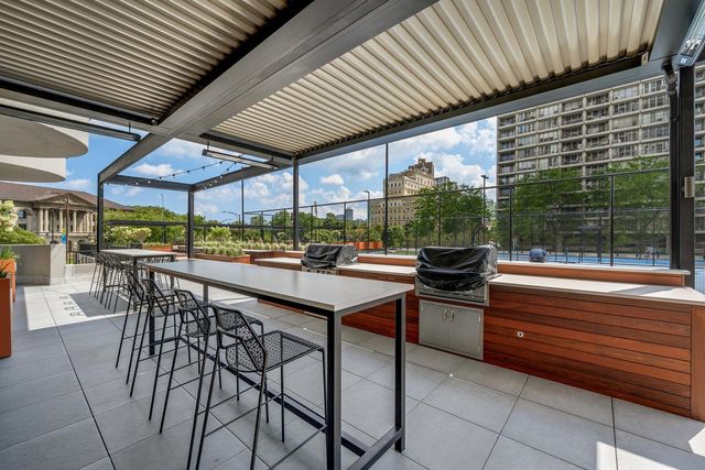 2020 N Lincoln Park West 15G, Chicago, IL 60614